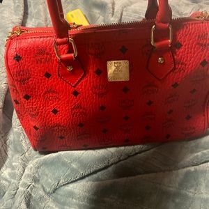 Closet cleaning time